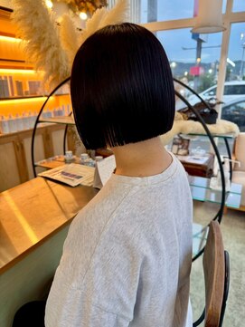 ユラギフロムユイマァル 水島店(YURAGI from YUIMARL) 30代切りっぱなしボブ大人ミニボブ黒髪ミディアム岡山ボブ