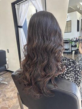 ロア 熊本(LOA) 32ミリ風コテ巻き風パーマ