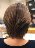 毛先軽めのエアリーボブ