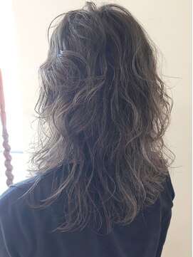 ウティ(outil) 透明感ヌーディーカラー_ロング