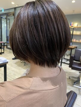 トレ(tre.) 甲子園口/髪質改善/ショート/ハイライト/酸性ストレート