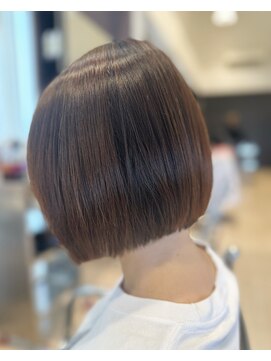 イースト(YEAST) 切りっぱなしボブ