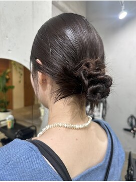 ニット(Knit) 韓国風ヘアアレンジ
