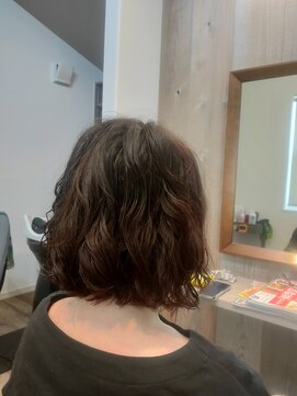 エニシ(Enishi) ゆるふわ外ハネボブパーマ