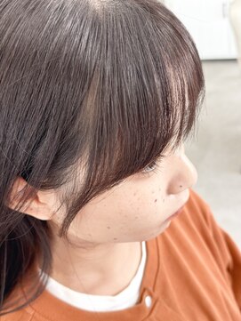 レヴィア(REVIA) レディース顔まわりレイヤーおくれ毛