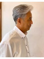 コニーズヘアサロン(Connie's Hair Salon)&nbsp;年輪の厚みを感じさせるグレーヘア