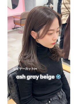 ガーランドウメダ(Garland umeda) レイヤーカット_アッシュグレーベージュ_ 担当 垣内 9064
