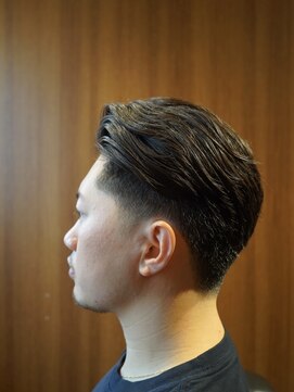 ダウバーバーショップ 表参道(DAU BARBER SHOP) テーパーフェード ビジネスヘア 理容室 バーバーショートヘア