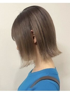 フォト 新宿三丁目(foto) ブリーチハイトーンホワイトグレージュダブルカラーボブ/新宿