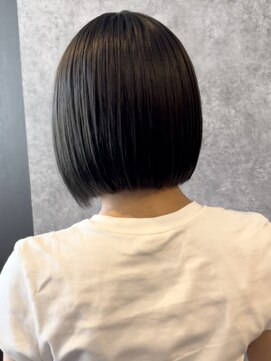 シック(chic.) オリーブグレージュ/ボブ/外ハネボブ/ミニボブ/赤みなしカラー