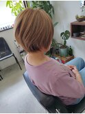 ショートボブ(ベージュ系)