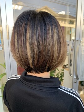 ガーリーショートボブ