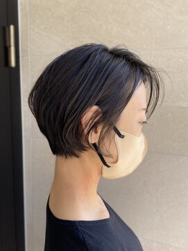 小顔くびれショートボブ、ナチュラルスタイル