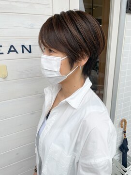 オーシャン(Ocean) 小顔ショート ハイライト 前髪カット ベリーショート 艶髪