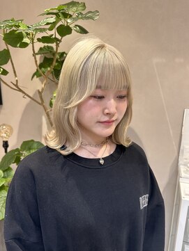 スリー(Three) 【ハイトーン×ウェーブ巻き】