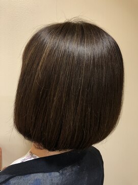 テラス アヴェダ 大丸心斎橋店(Terrace AVEDA) 細めハイライト