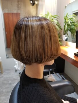 ビグディーサロン(BIGOUDI salon mukonosou) ショートボブ×糸チップハイライトカラー