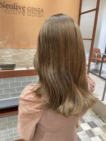 モテヘアスタイル　透明感カラー