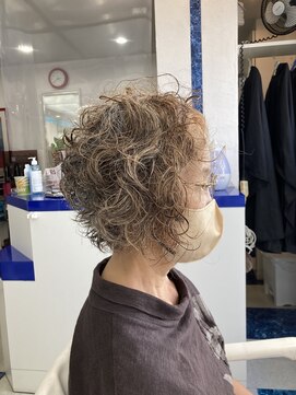 ヘアートーク アイズ(HAIR TALK I's) New York Dry Cutで創るカールショートボブ