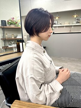 ヌークバイラヴェスト 四日市(neuk by lovest) 【小顔効果】前髪長めふんわり丸みショート