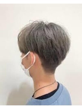 ヘアーメイク ラウラ(Hair+Make RauRa) シルバーカラー