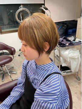 コワファーストナガサキシャンプーボーイ(COIFF1RST NAGASAKI SHAMPOO BOY) 大人ショートボブ丸みショートカットマッシュショート前髪あり