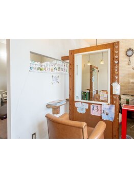 2名の実力派女性スタイリストが、大人女性の強い味方★髪を傷ませず、髪本来の美しさを引き出します。