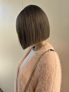 ハイトーングレージュ