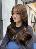 ベージュ
