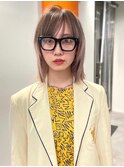 ハイライト　ローライト　アッシュベージュ　顔周りレイヤー