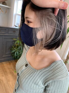 トルーフ(TLOOF) ボブ×明るめミルクティーインナーカラー