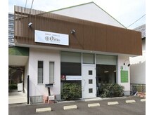 キャンパス(CANPUS)の雰囲気（入口の左斜め上(見上げたところ）に看板があります。）