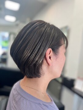 ヘアメイク ウエニ 上本町(HAIR MAKE UE2) 白髪ぼかしで自然に馴染むショートヘアに◎