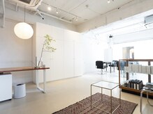 ライン(LINE)の雰囲気（自然光が入る優しい雰囲気のサロンです、リラックスできます♪）