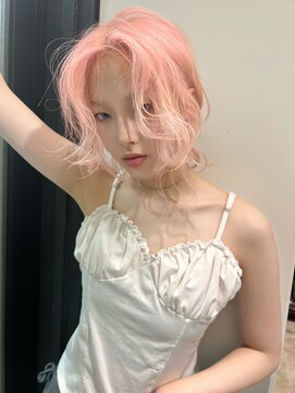 ソル バロール 表参道(SOL .valor) ショートヘアタッセルボブ切りっぱなしボブ顔周りレイヤーボブ