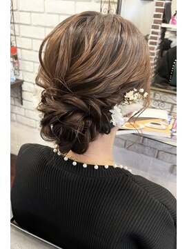 ヘアサロン チェルシー(hair salon chelsea) ふわっとシニヨンアレンジ♪