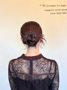 ブラック(BLUCK) タイトシニヨンカチモリヘアセット