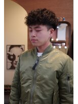 エディ(Edy)&nbsp;マッシュ刈り上げ波巻きスパイラルパーマ波巻きパーマ眉毛カット