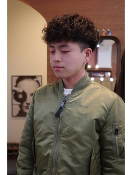 エディ(Edy) マッシュ刈り上げ波巻きスパイラルパーマ波巻きパーマ眉毛カット