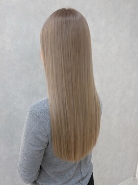 ヴィサージュアクト(VISAGE a.c.t) 透明感たっぷりの【ホワイトベージュカラー】