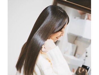 アールサロンギンザ(Rr SALON GINZA)の写真/《今注目！R.HASトリートメント》髪の深部まで潤い補給。圧倒的ツヤ感となめらかな指通りが叶えられる♪