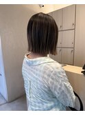 切りっぱなしボブ×グラデハイライトカラー