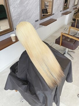 フサ(Fusa) ホワイトブロンド