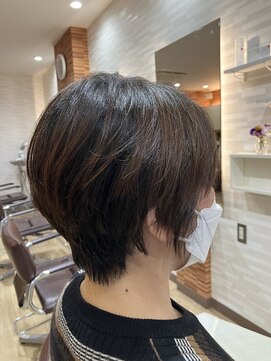 アートイン 前下がりショートグラデーション