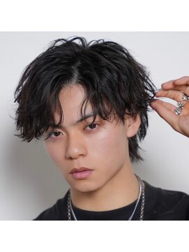 トゥルークリエイション 大宮(True Creation) バチバチ狭めセンターパート