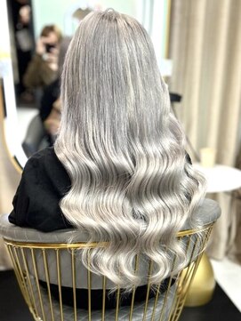 ルフレ 新宿歌舞伎町店(Reflet) ダブルカラー/プルエクステ/ホワイトカラー/髪質改善