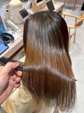 メルク ユニ(merc.uni) 縮毛矯正/髪質改善/サラツヤストレート/ストレート/艶髪/美髪