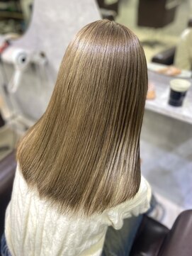 グラッジ 池袋(GLADGE) ミルクティーベージュ