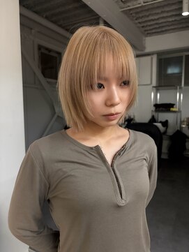 イル 天神大名店(ill) レイヤーボブ/ハイトーン/ベージュカラー