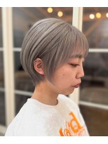 リノア(LINO'a) 【ショートマッシュ ホワイトベージュ】